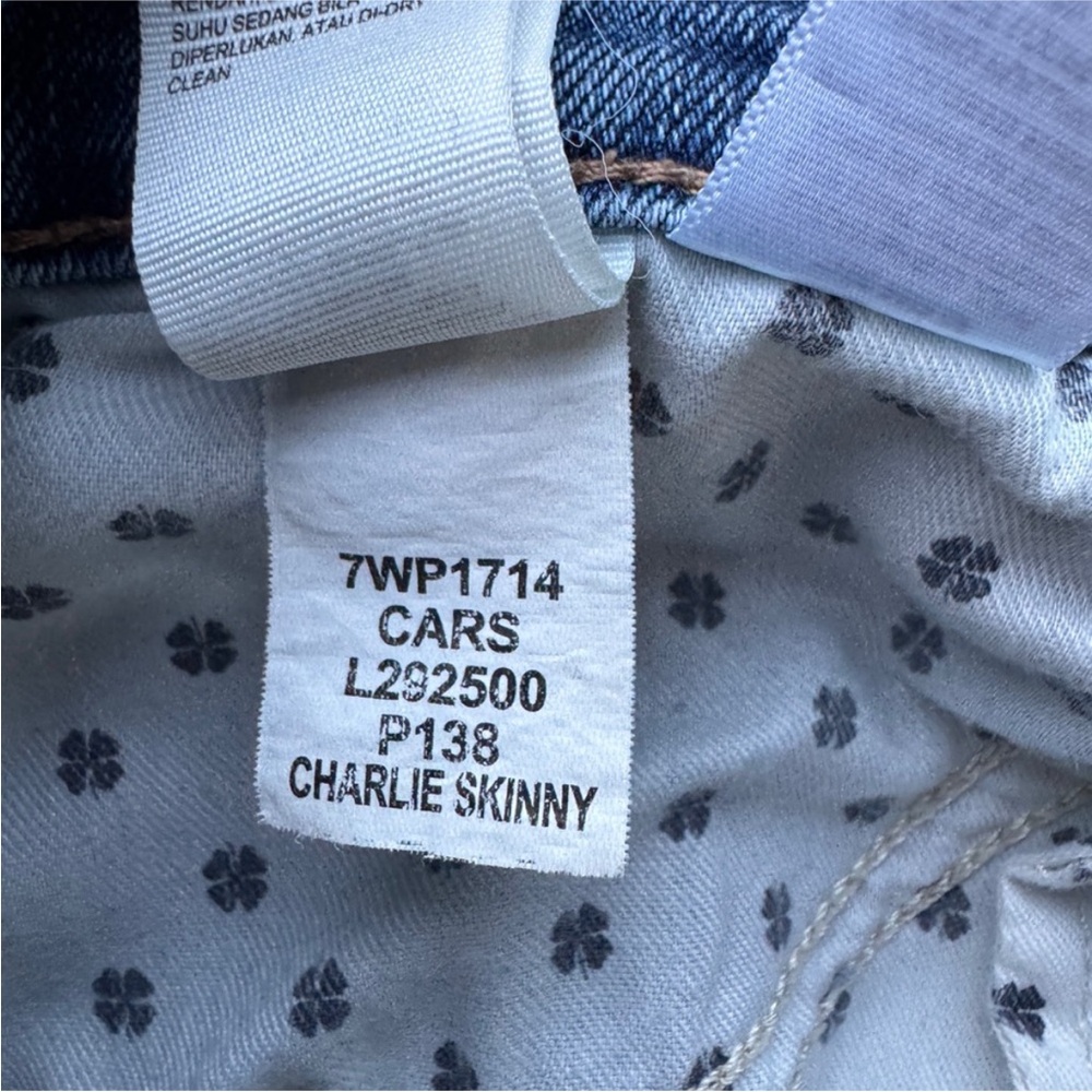 Lucky Brand Charlie Skinny in Carson Blue - Picture 7 of 9